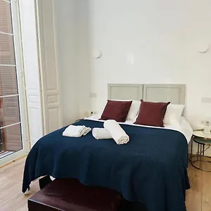 holidays2malaga-azucena-old-town.hotelsinnerja.org/